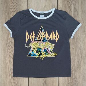 EUC - Def Leppard Charcoal T-Shirt